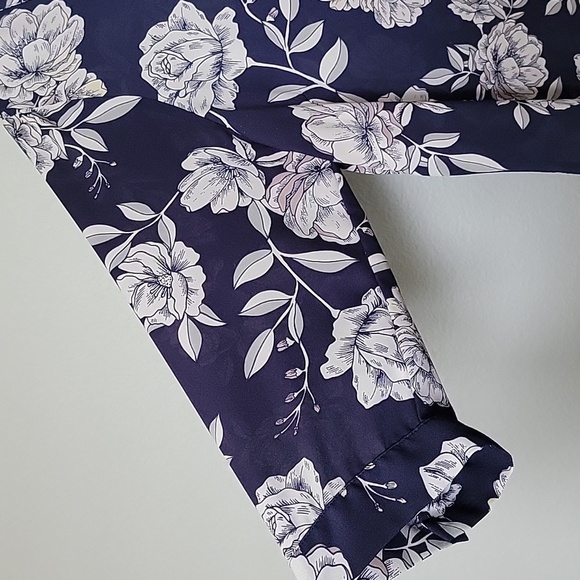 Maurices size 0X blue floral blouse - Picture 5 of 7